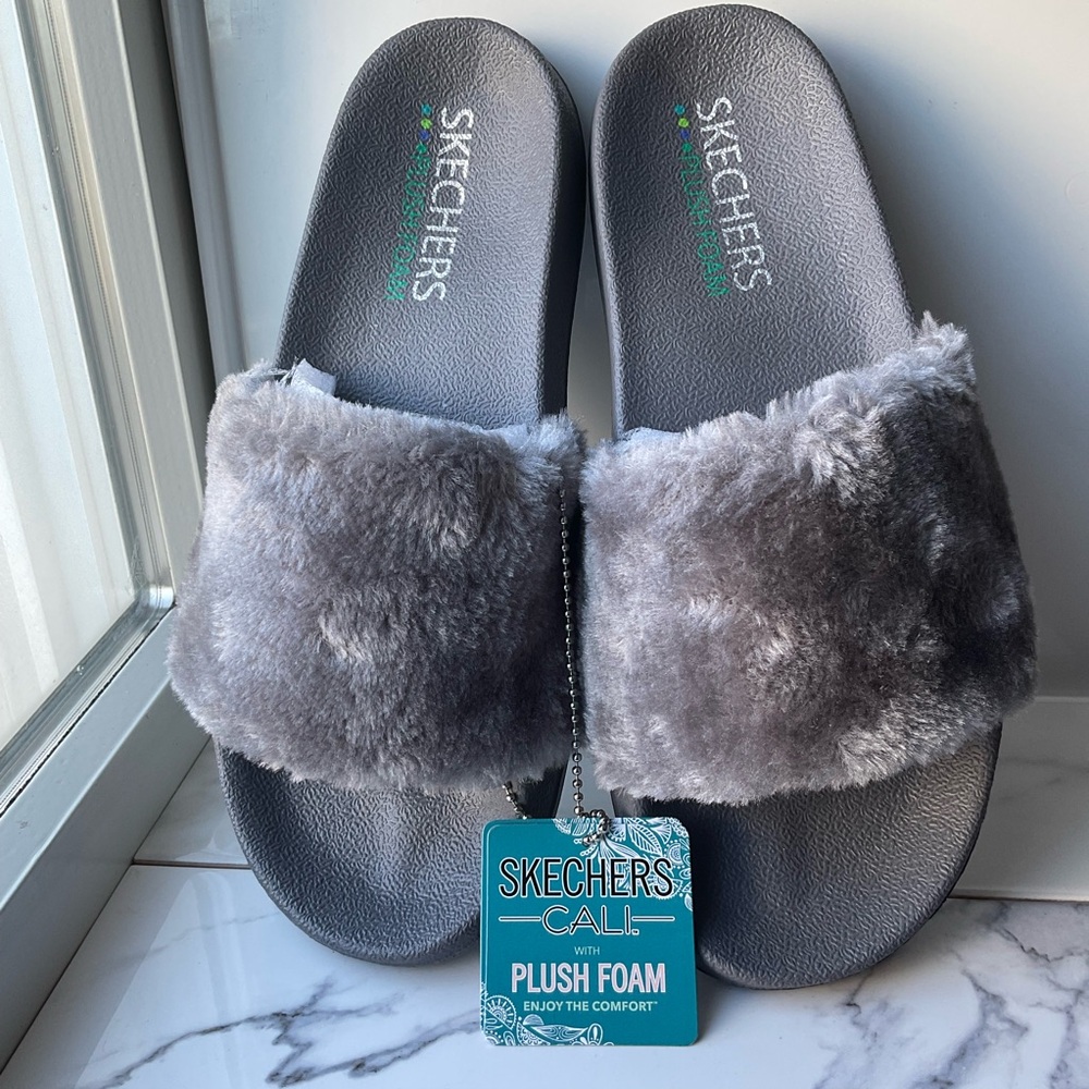 NWT Skechers Cali Plush Foam Slides